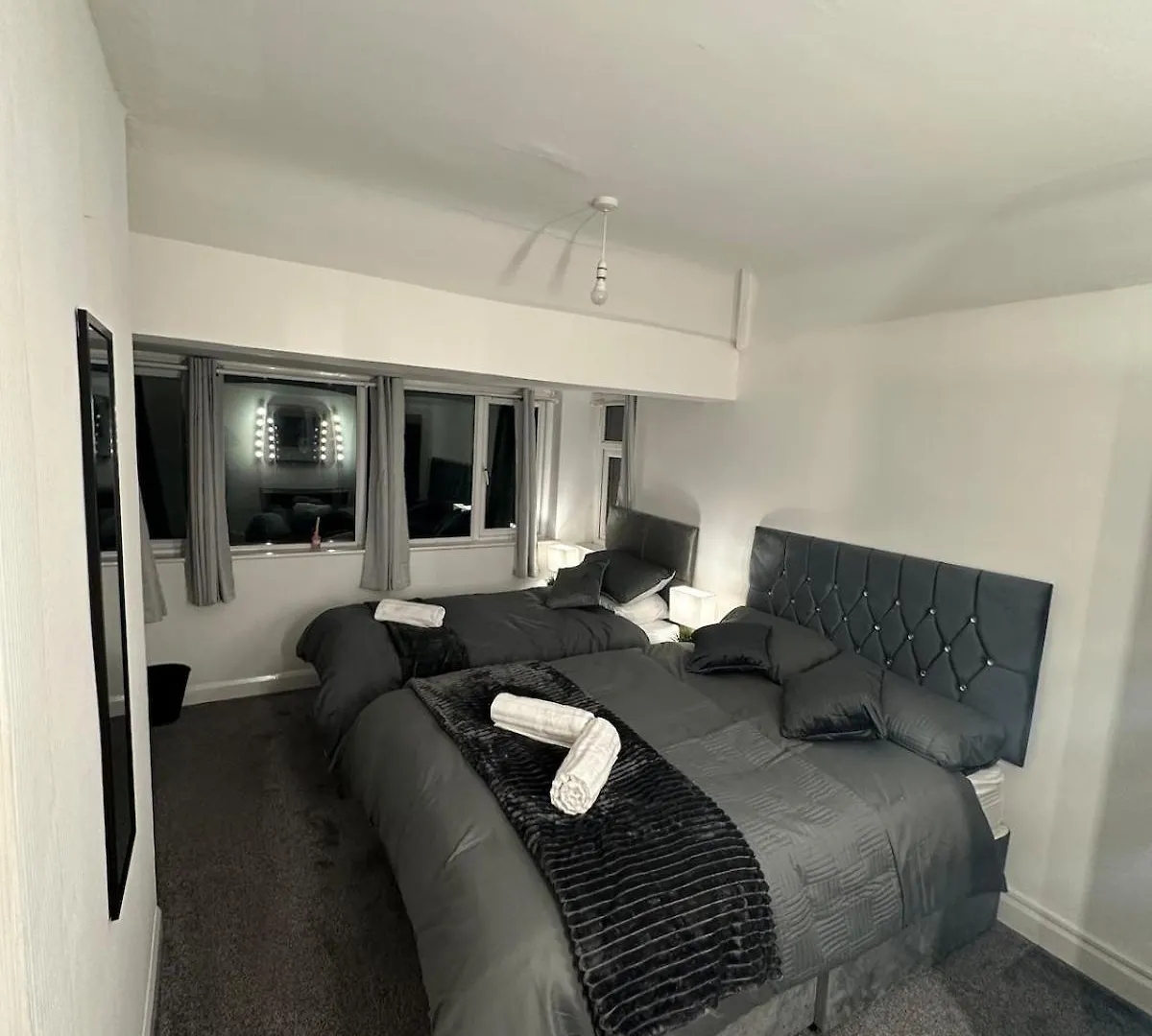Luxury Detached Holiday Home Near Bhx, Jlr, Nec Birmingham