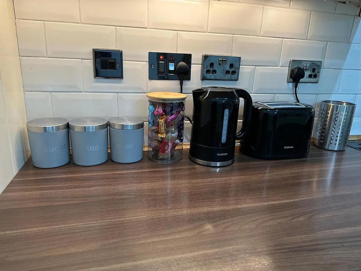 Luxury Detached Holiday Home Near Bhx, Jlr, Nec Birmingham