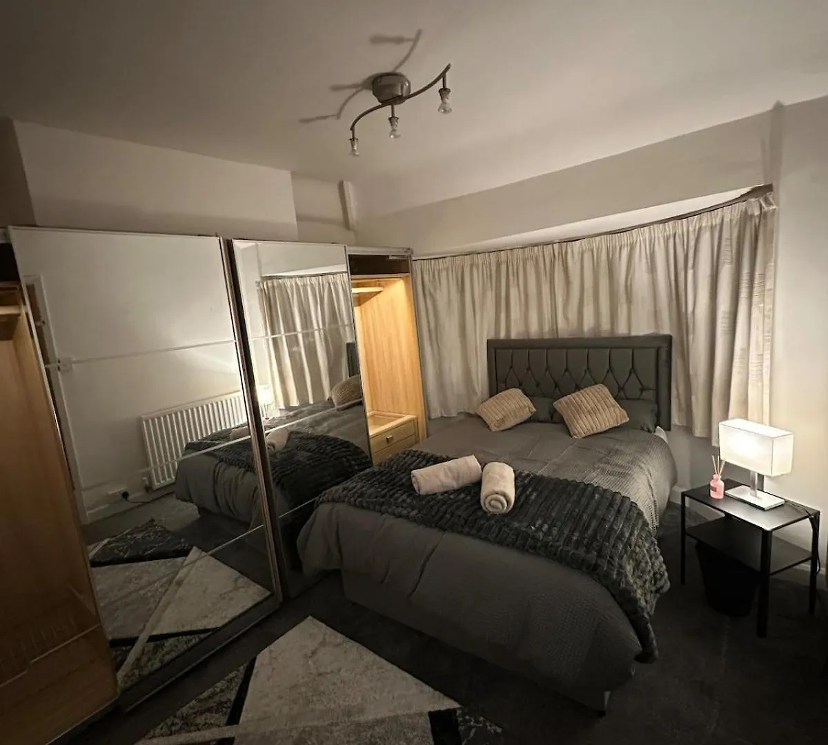 Luxury Detached Holiday Home Near Bhx, Jlr, Nec Birmingham 0*,