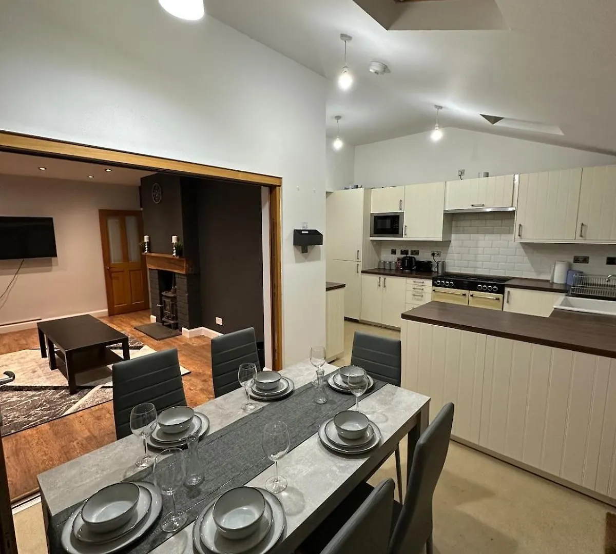 Luxury Detached Holiday Home Near Bhx, Jlr, Nec Birmingham