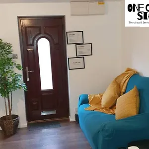 One Bedroom House By One Choice Stays -serviced House Birmingham,nec, Airport Holiday home